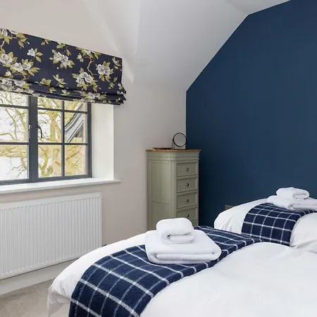 Vakantiehuis 5 Tarn End Luxurious With View To Talkin Tarn, Near Hadrians & The District Brampton (Cumbria)