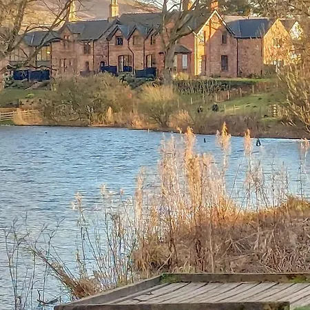 別荘 5 Tarn End Luxurious With View To Talkin Tarn, Near Hadrians & The District *