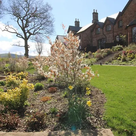 Vakantiehuis 5 Tarn End Luxurious With View To Talkin Tarn, Near Hadrians & The District