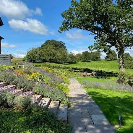 Holiday home Tarn End With View To Talkin Tarn, Near District *