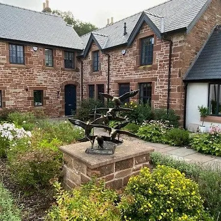 5 Tarn End Luxurious With View To Talkin Tarn, Near Hadrians & The District