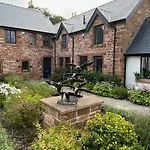 5 Tarn End Luxurious With View To Talkin Tarn, Near Hadrians & The District